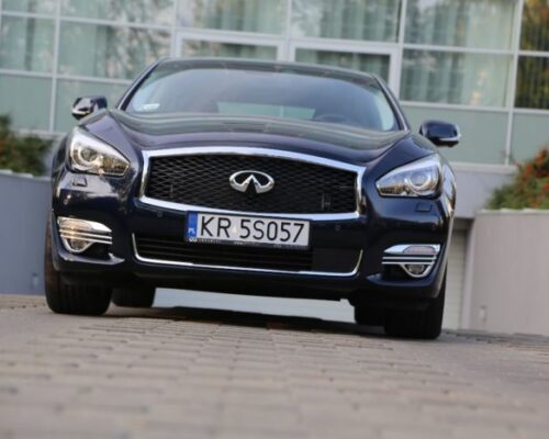 INFINITI Q70