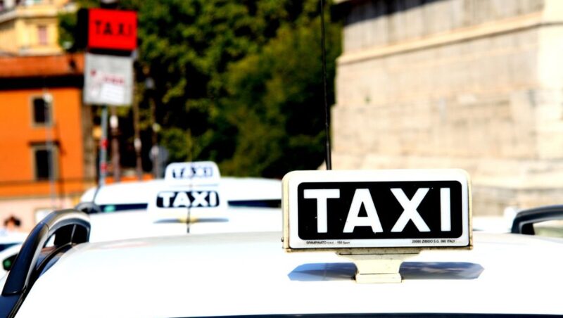 Fałszywe taksówki w Warszawie