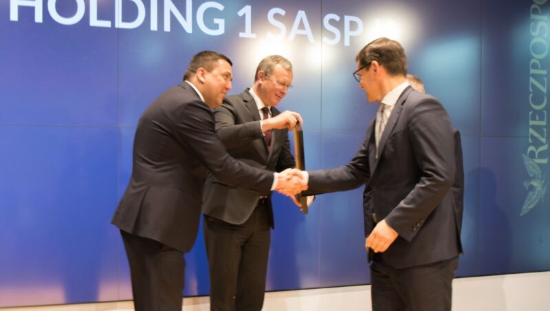 Holding 1 Firmą Trzydziestolecia