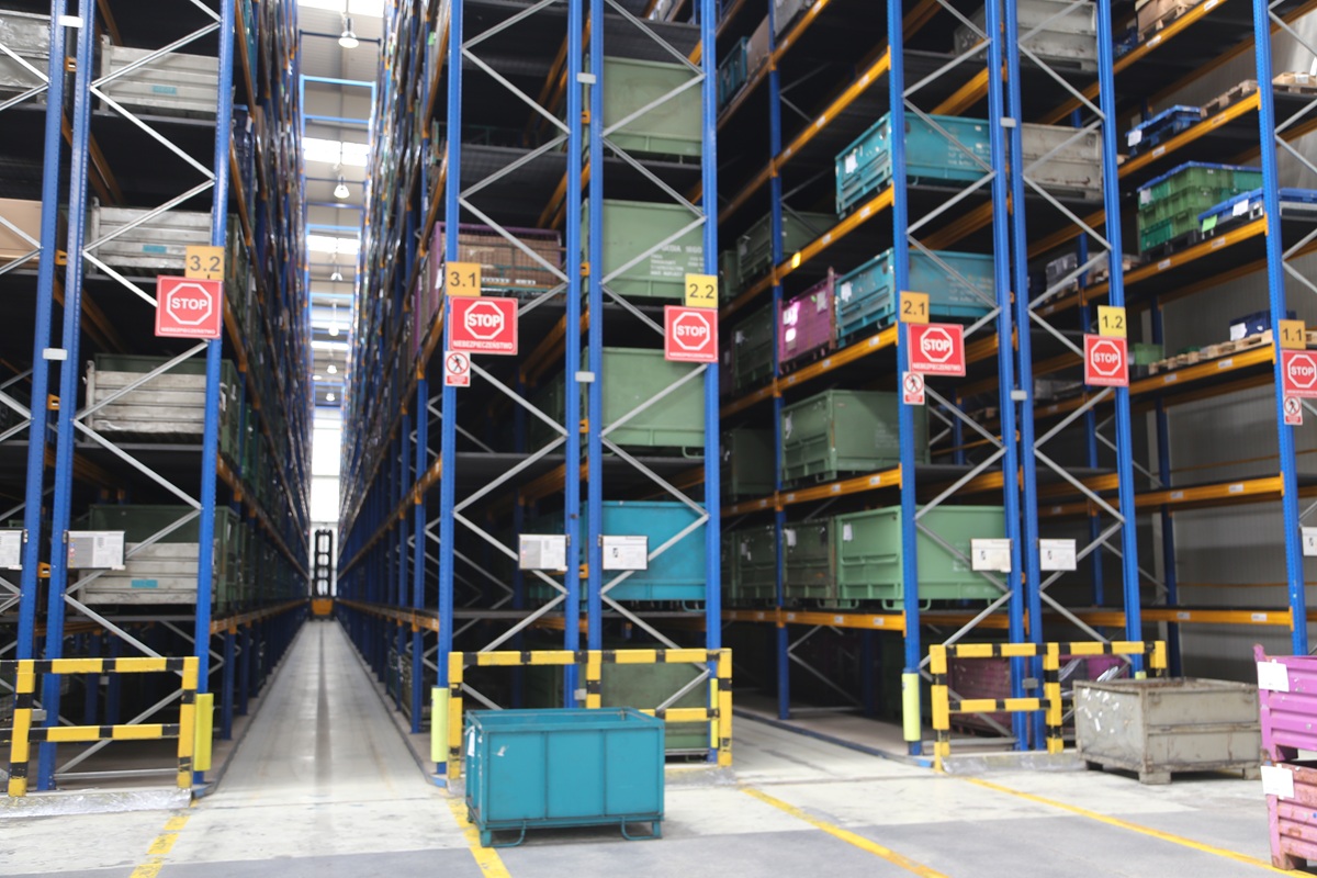 Regały paletowe – nie tylko do magazynów wysokiego składowania